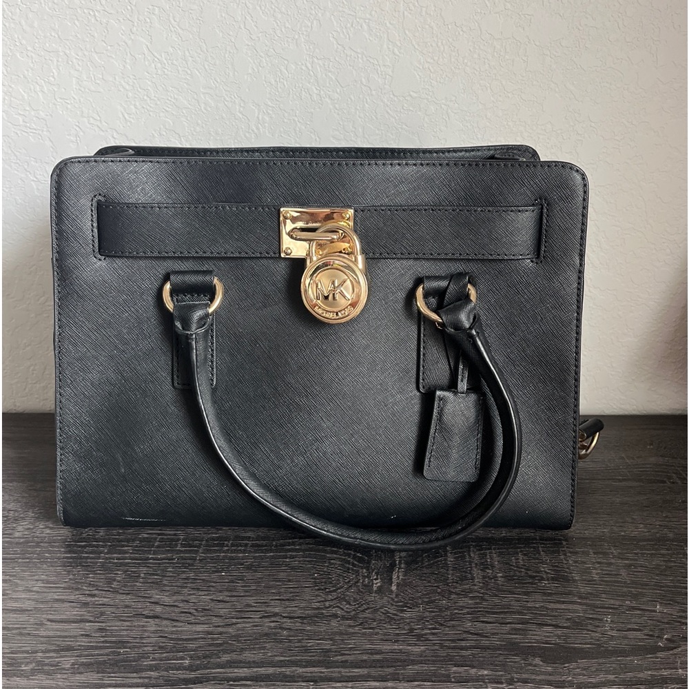 Color: black
Dimensions: 12.5 x 9.5 x 5
Great condition (used a few times)